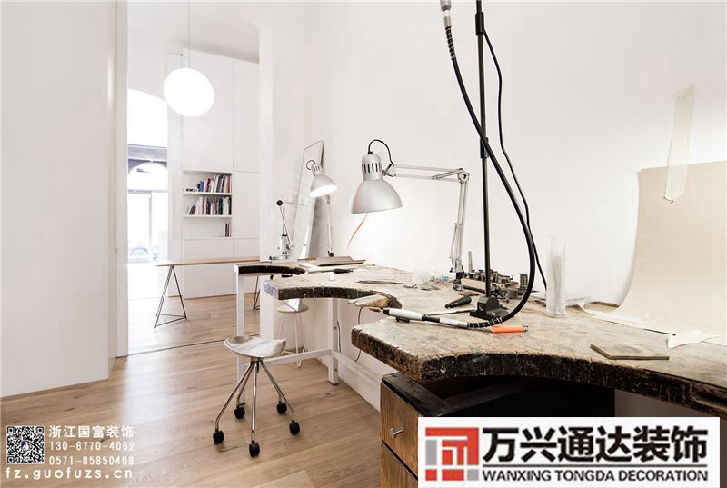 網(wǎng)絡(luò)傳媒工作室裝修效果圖的簡單介紹